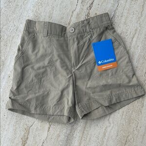 NEW 🆕 Columbia Kids Beige Shorts Omnishade size S 6 years